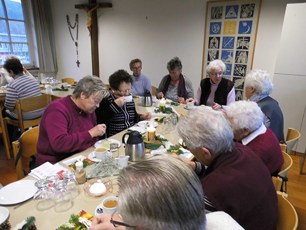 Weihnachtslieder von Bigger Kindergarten für Senioren